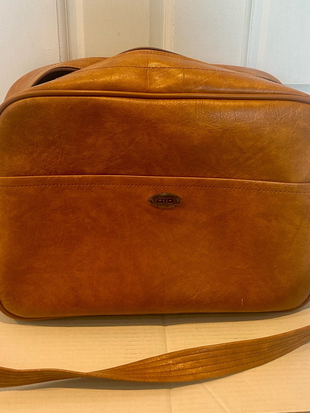 Vintage!! Men's Tan Leather Messenger Bag with Front Pocket